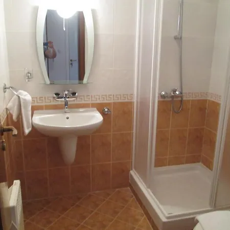 Md Alexander Services Apartamento